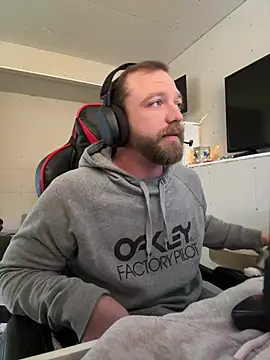 8inchHOLEpunch online show from December 27, 7:57 pm