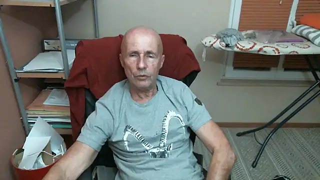 olibrius71 online show from February 13, 8:58 pm