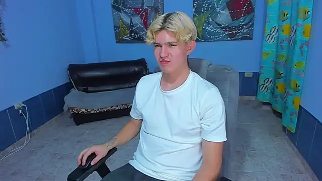 patrik 027 online show from November 17, 8:45 pm