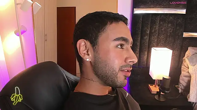 ItsMeEros online show from December 3, 11:33 pm