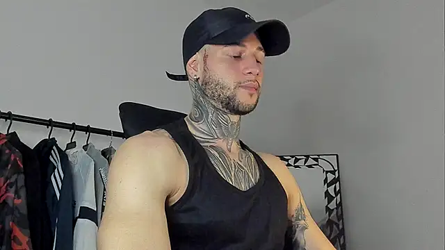  jamesleandros1 online show from November 5, 4:25 am