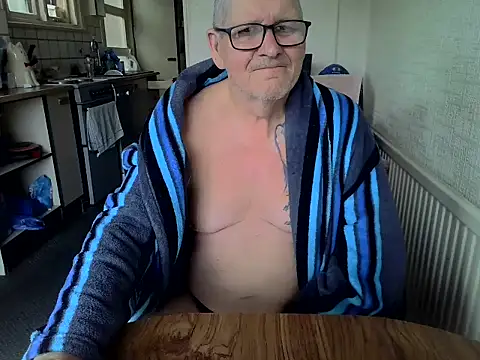 daddyflash online show from June 12, 9:29 am