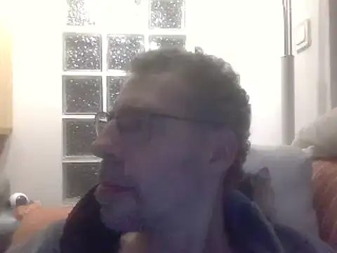 ptitcanard60600 online show from February 26, 10:07 pm