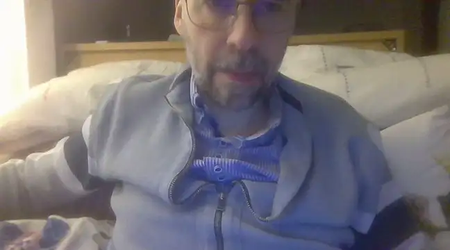 ptitcanard60600 online show from March 18, 9:32 pm