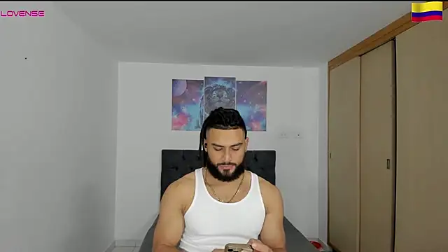 Louis marley   online show from December 15, 11:20 pm