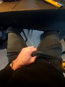 jk1981jk online show from February 4, 8:35 am