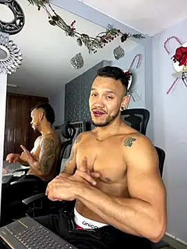 ARON TAYLER01 online show from December 8, 12:41 pm