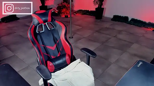 dirty-boss online show from December 14, 3:15 pm