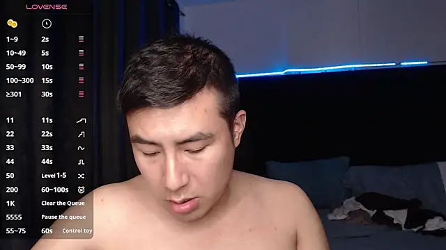 andrewmhilton  online show from October 25, 8:05 am