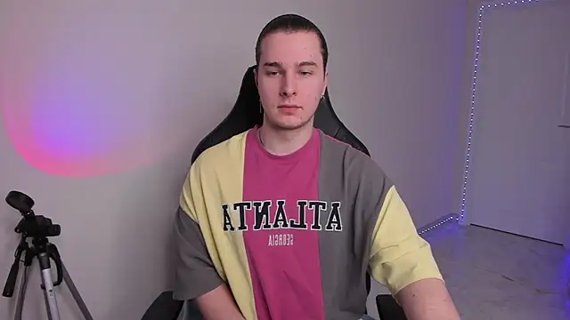 Vincent Strong online show from February 14, 2:44 pm