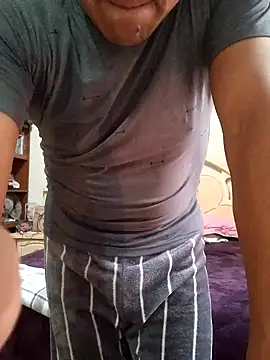 AlbertoZav online show from December 21, 9:04 pm