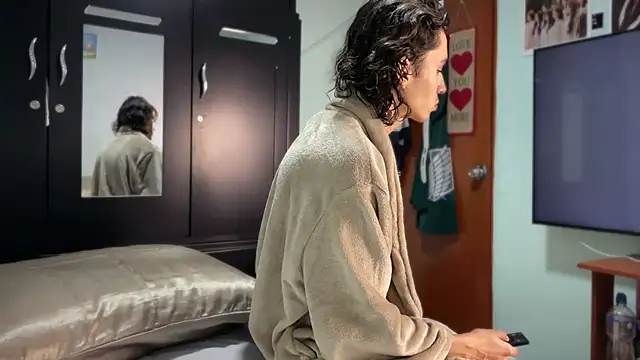 imcoltonalvin online show from September 12, 9:15 pm