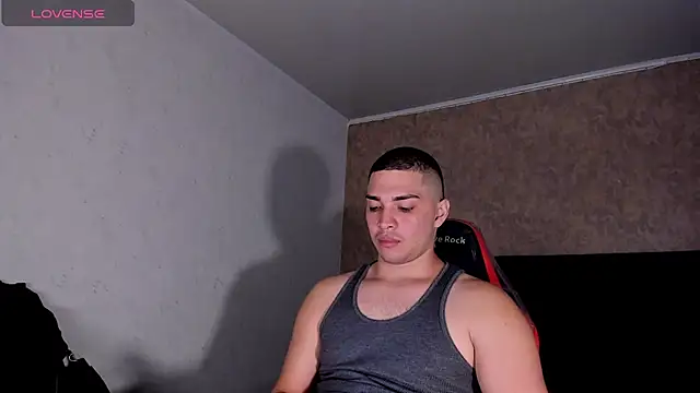Snapshot of JUANDIAMONDS98 chatting on March 13, 1:29 pm JUANDIAMONDS98 online show from March 13, 1:29 pm