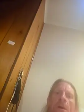 Travislovescum online show from September 9, 10:52 pm