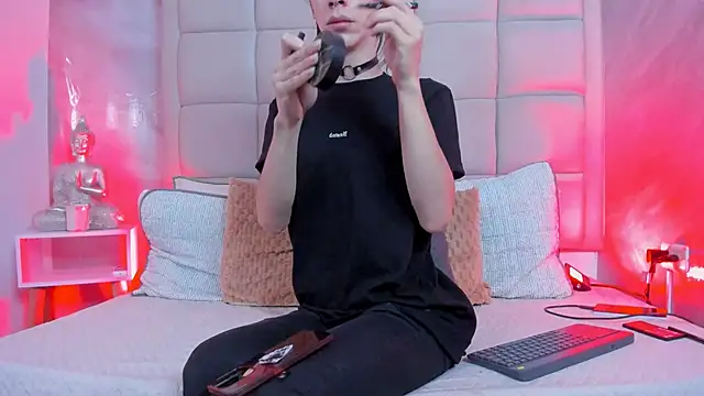 Hecatee 77 online show from November 26, 8:23 pm