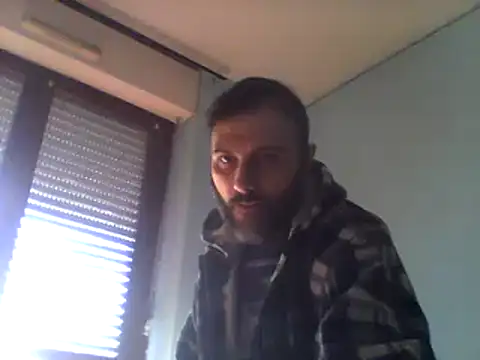 coppiasenzacensura online show from December 11, 9:32 am