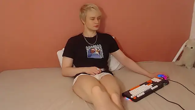 Oliver sweet  online show from March 28, 12:44 am