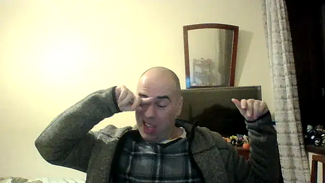 sstrasser online show from December 15, 10:26 pm