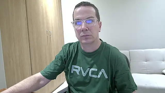 BrettJ81 online show from April 7, 5:57 pm