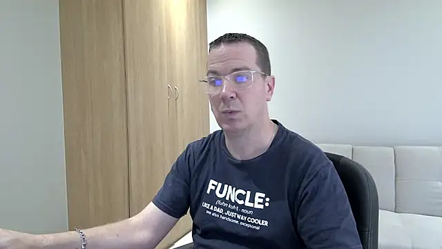 BrettJ81 online show from September 22, 2:16 pm