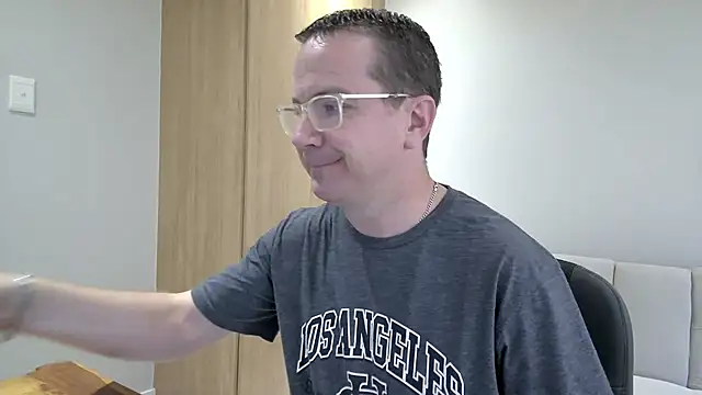 BrettJ81 online show from December 9, 2:40 pm