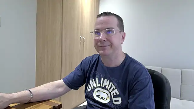 BrettJ81 online show from October 10, 2:44 pm