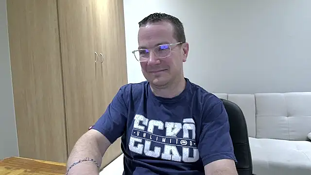 BrettJ81 online show from September 26, 4:05 pm