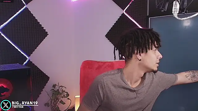 bigryann23 online show from December 17, 12:07 am